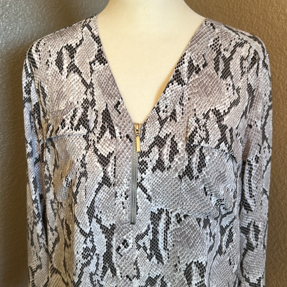 Express - Size M Snake Print Long Sleeve Blouse Z… - image 2